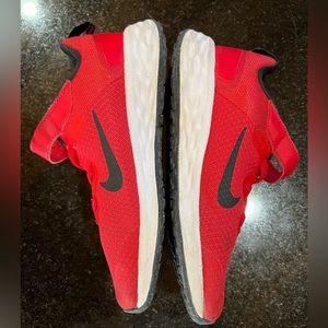 Nike boys Revolution sneakers